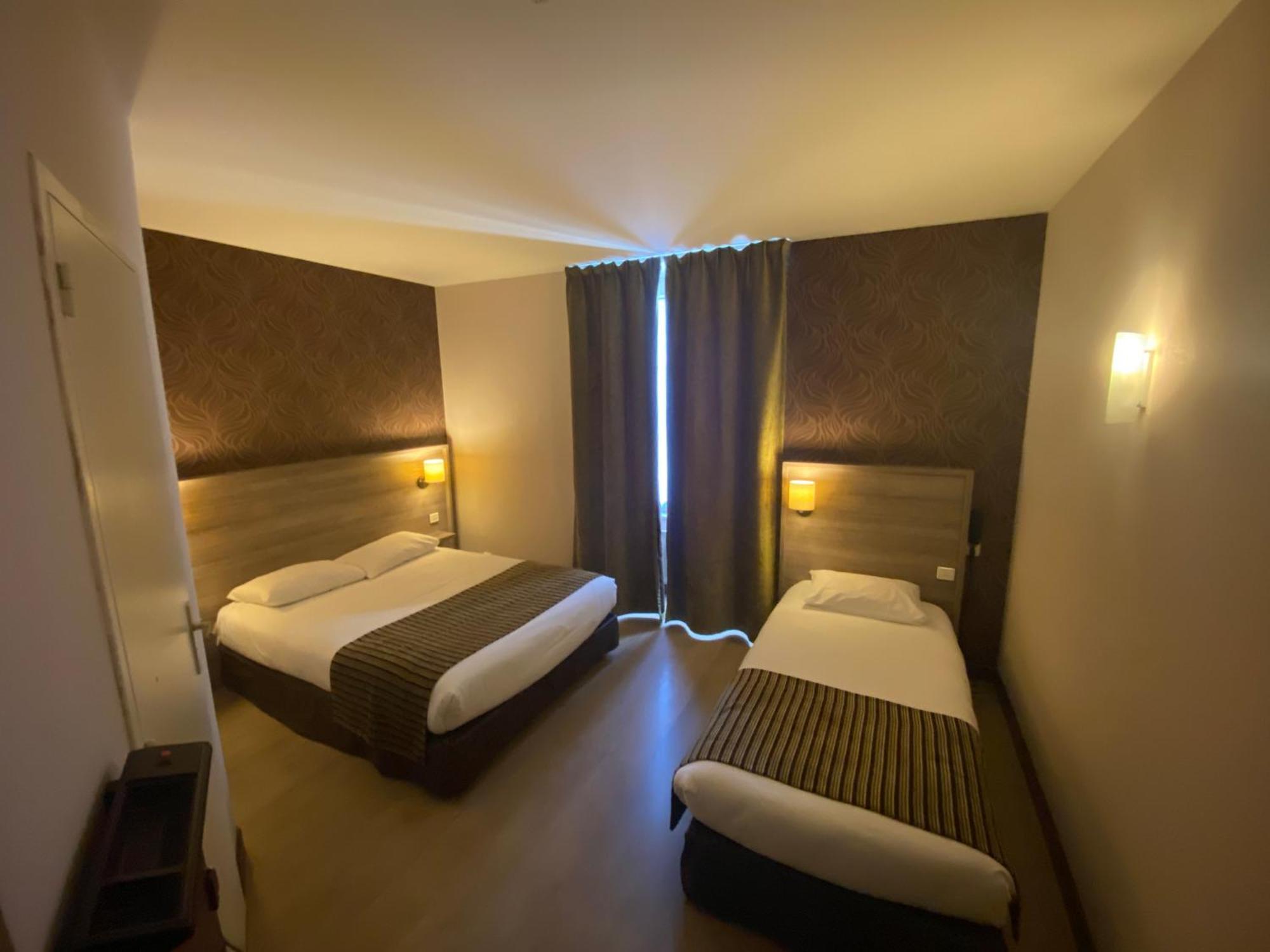 Logis Hotel Le Saint Georges Vivonne Zimmer foto