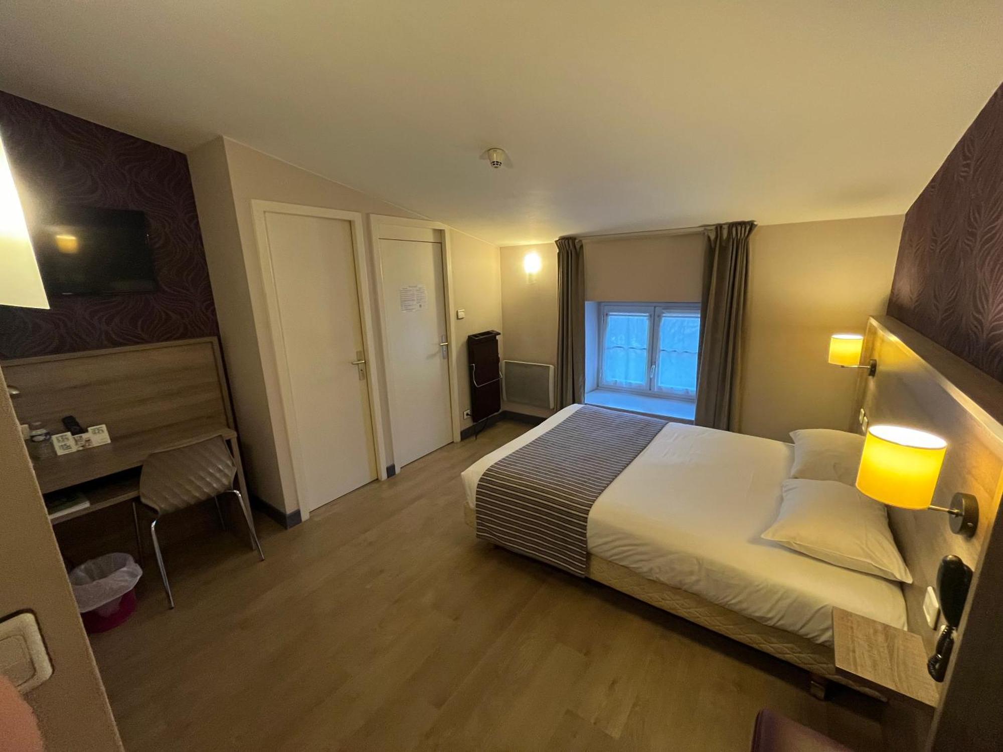 Logis Hotel Le Saint Georges Vivonne Exterior foto
