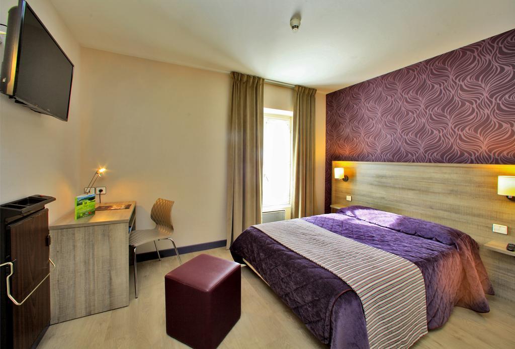 Logis Hotel Le Saint Georges Vivonne Exterior foto