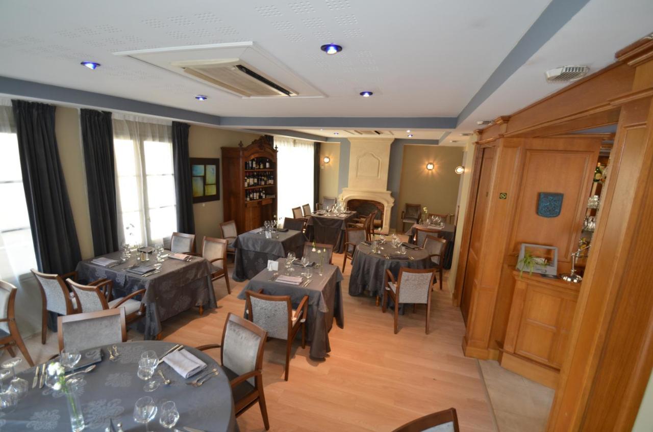 Logis Hotel Le Saint Georges Vivonne Exterior foto